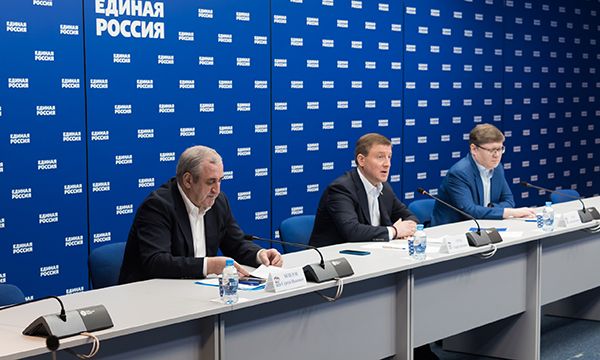 «Единая Россия» внесла в Госдуму поправки в Трудовой кодекс — они защищают права работников на удаленке