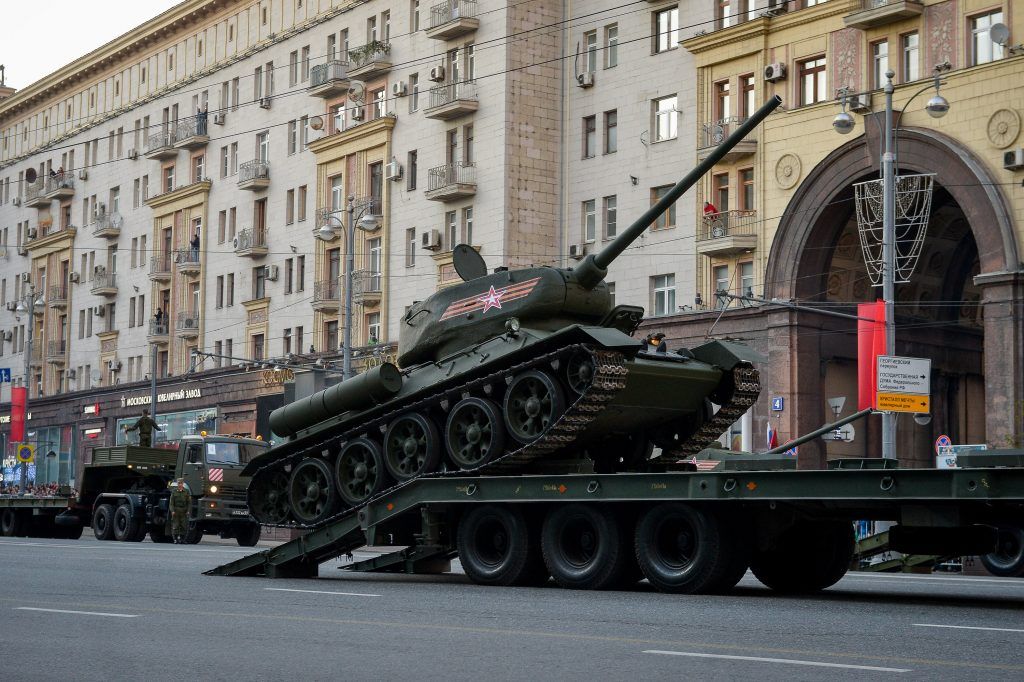 Парад Победы сделает двусторонними восемь улиц в центре Москвы