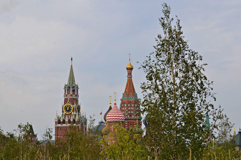 Москвичам пообещали облачную погоду с небольшими прояснениями