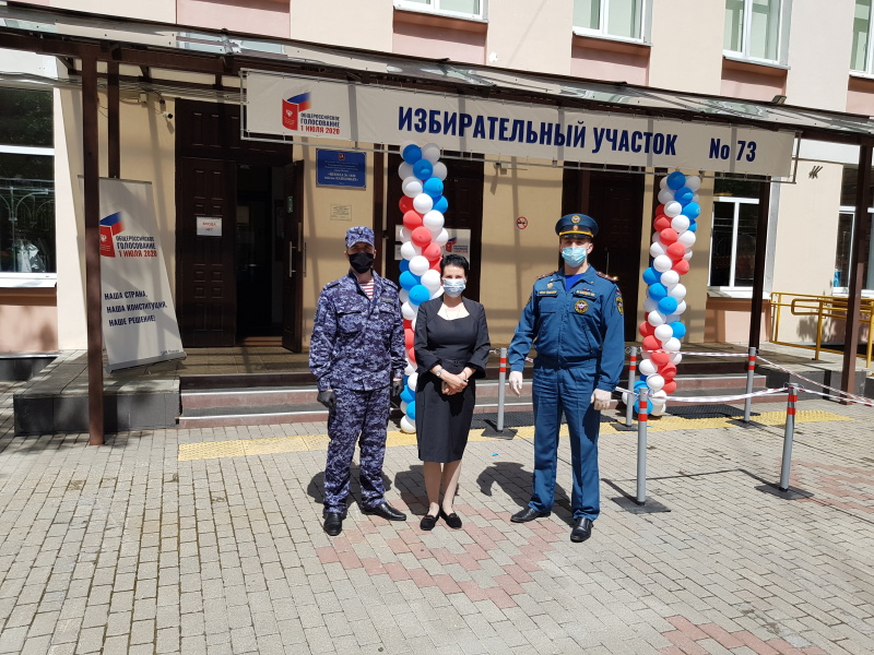 Сотрудники столичного МЧС обеспечили пожарную безопасность в дни проведения общероссийского голосования