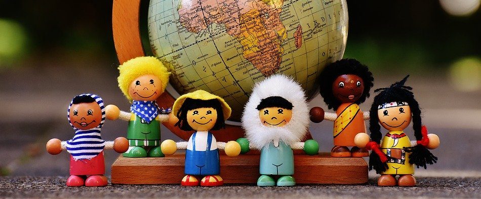 Кукла-пеленашка и берегиня: игрушки народов России научат делать в детской библиотеке 