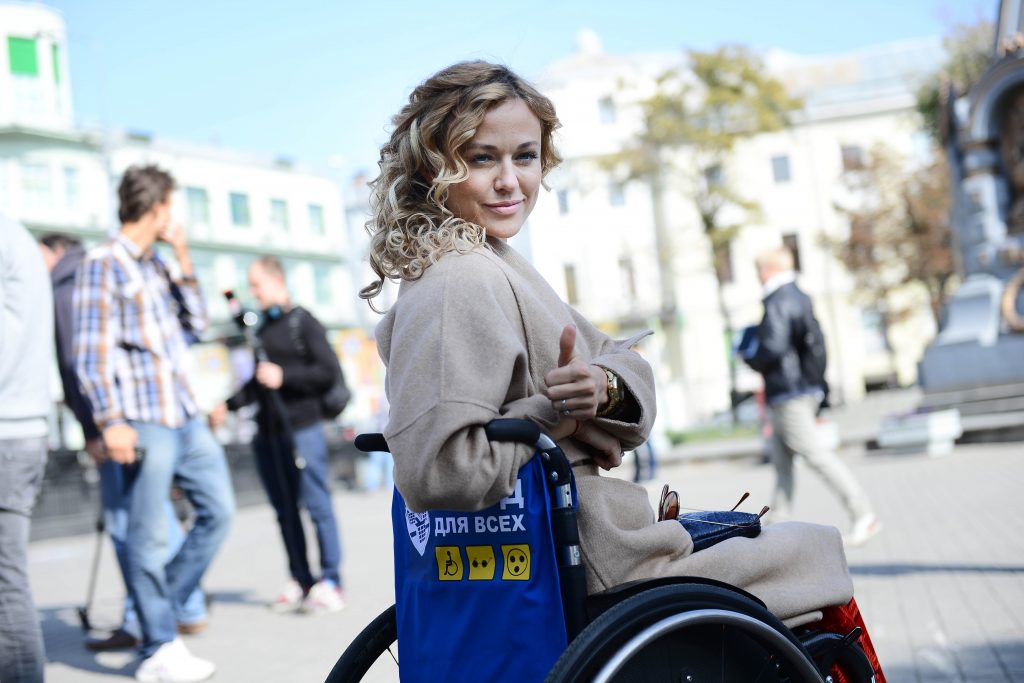 Подъезды Москвы получат 120 подъемников для инвалидов за год