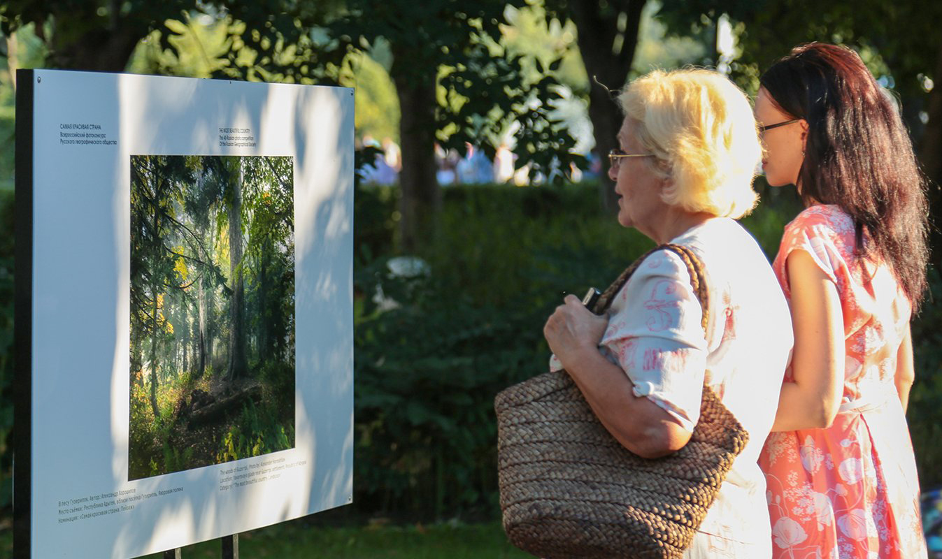 Выставка на трех бульварах: фотоэкспозиции в честь многодетных семей представили вниманию москвичей. Фото: сайт мэра Москвы