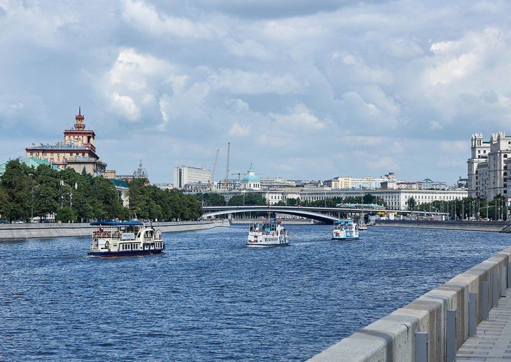 Воскресенье будет облачным в Москве