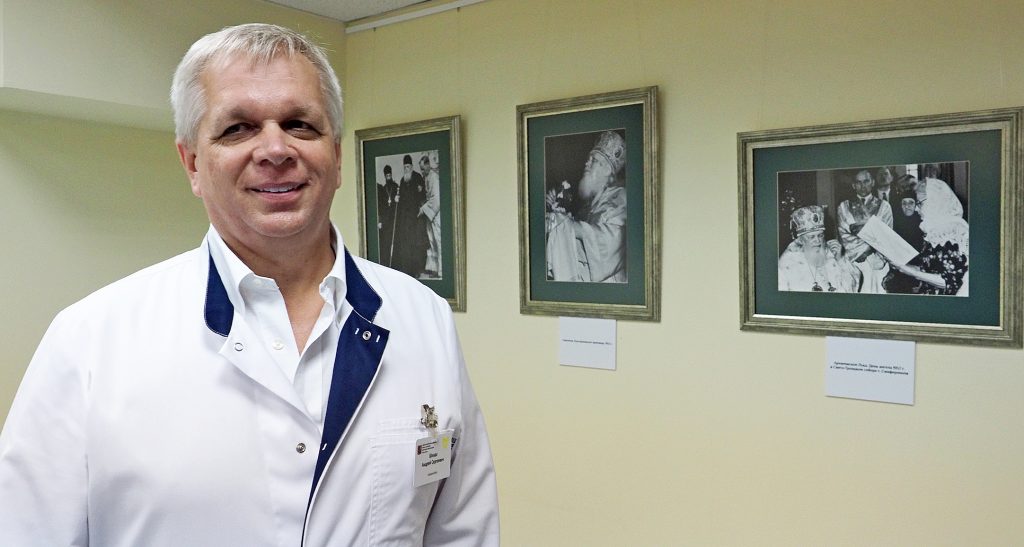 Главный врач ГКБ №67 Андрей Шкода сделал себе прививку от коронавируса