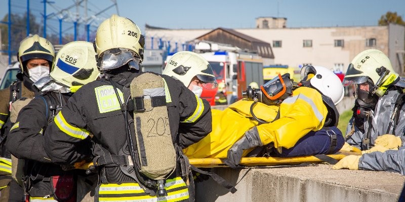 Столичные пожарные и спасатели ликвидировали условное чрезвычайное происшествие