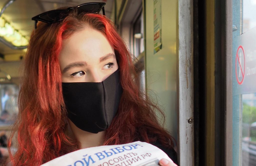 Три процента пассажиров московского метро не надели маски в четверг