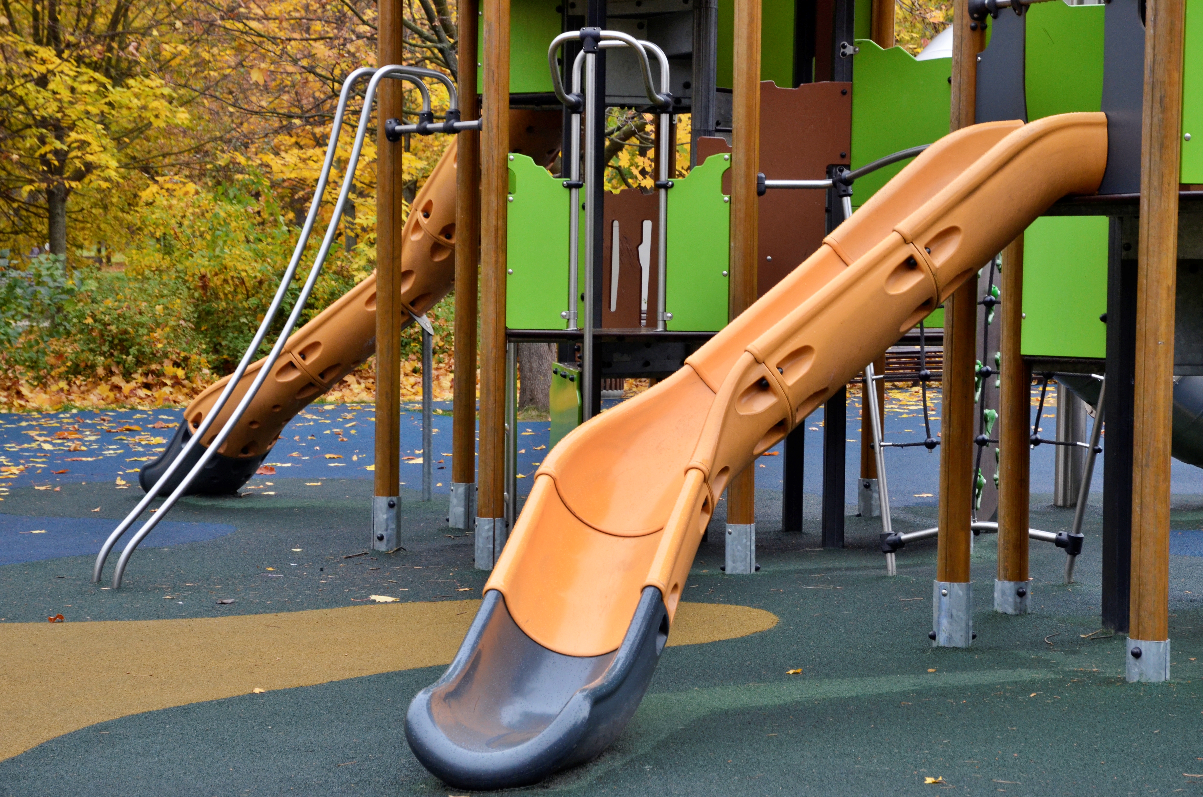 Игровые элементы обновят на детских площадках в Замоскворечье. Фото: Анна Быкова