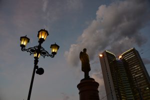 Программа по установке умных фонарей реализуется с 2018 года. Фото: Пелагия Замятина, «Вечерняя Москва»