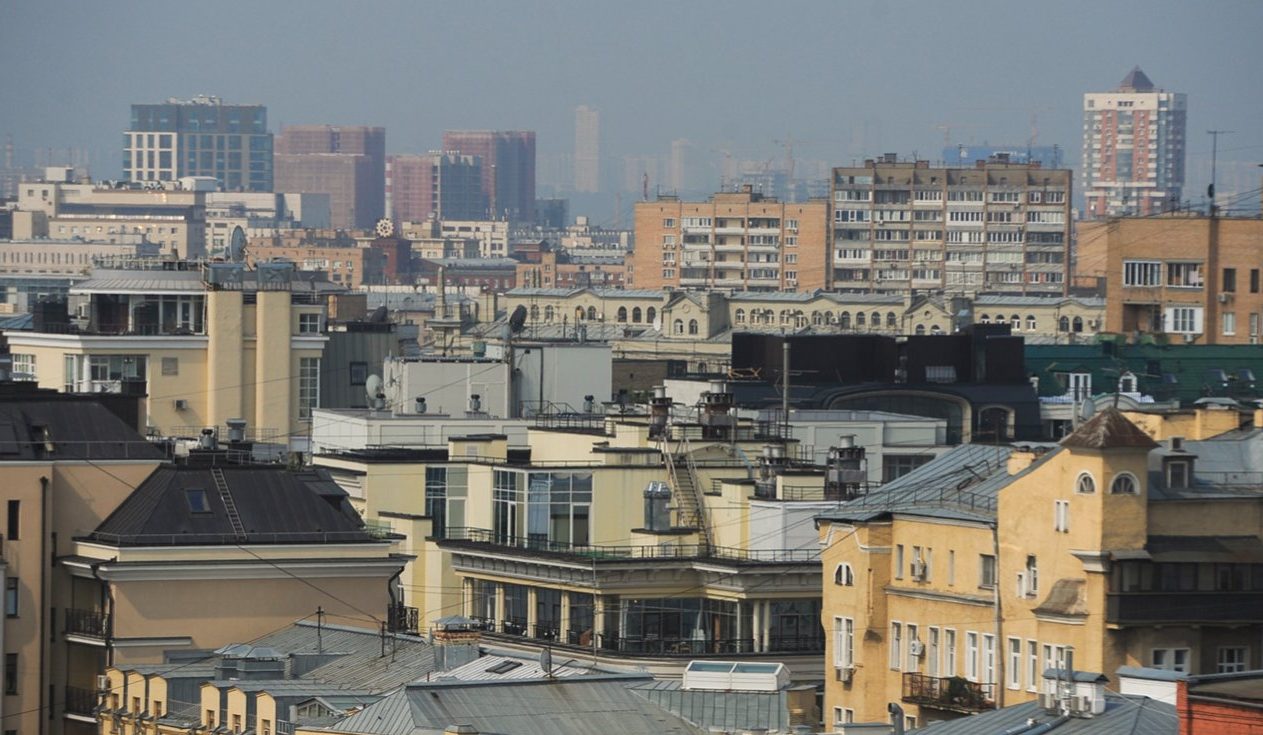 Асфальтовое покрытие вокруг дома привели в порядок в Тверском районе. Фото: сайт мэра Москвы