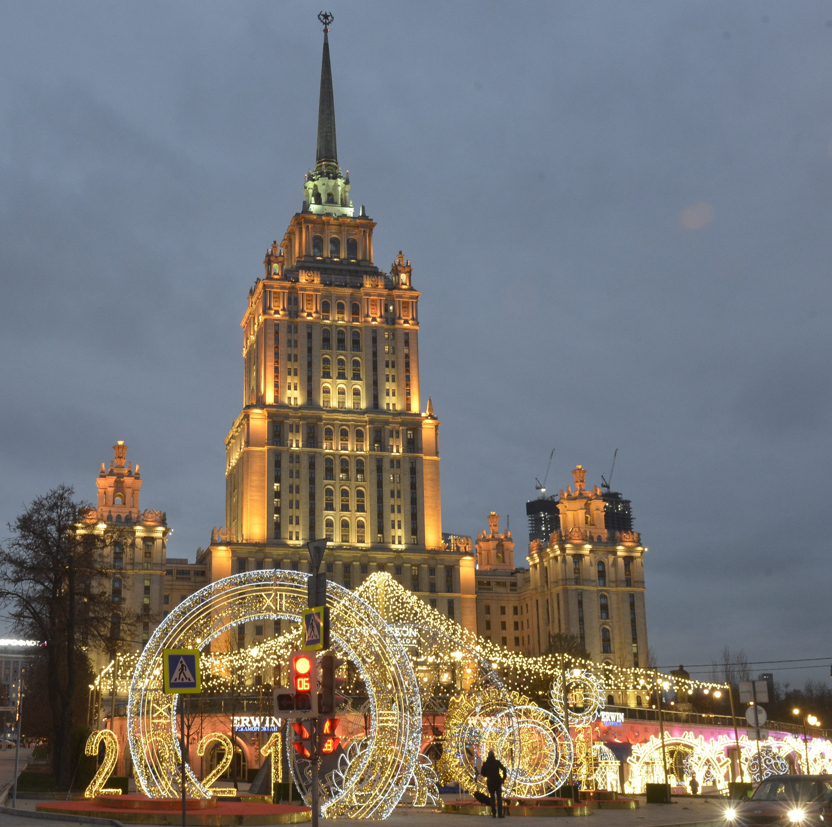 Центр москвы вечером. Центр Москвы. Вечерний центр Москвы. Яркие огни Москвы.