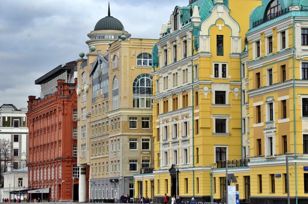 Пять квартир вторичного жилья в центре Москвы выставили на торги