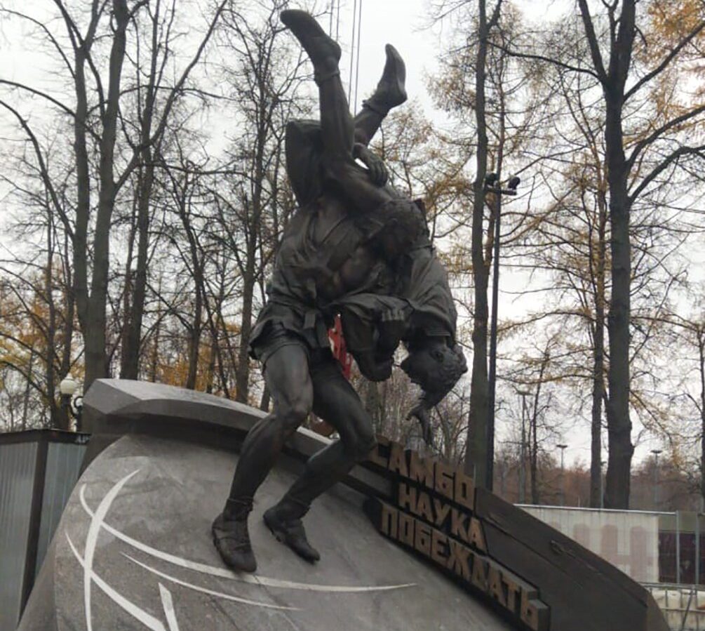 Памятник основоположникам самбо открыли на Аллее Славы в парке «Лужников». Фото: сайт мэра Москвы