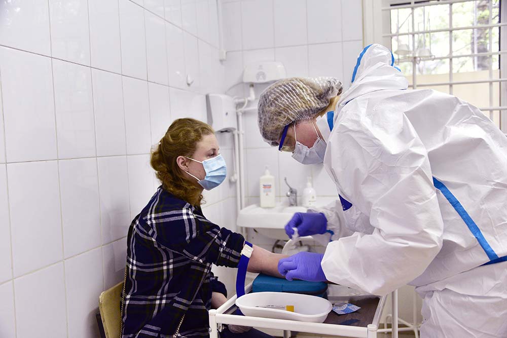 За первые пять часов на прививку от COVID-19 записалось 5000 москвичей