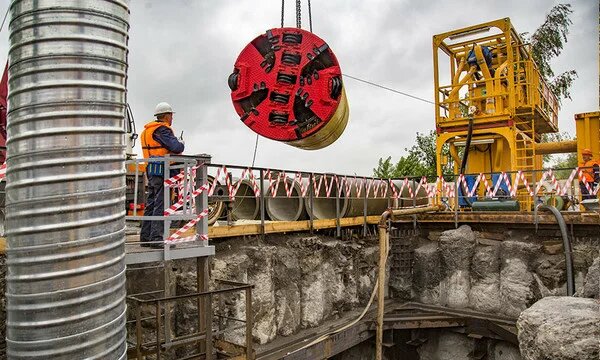 Реконструкцию подводного газопровода начали в центре столицы. Фото предоставили в Префектуре Центрального административного округа