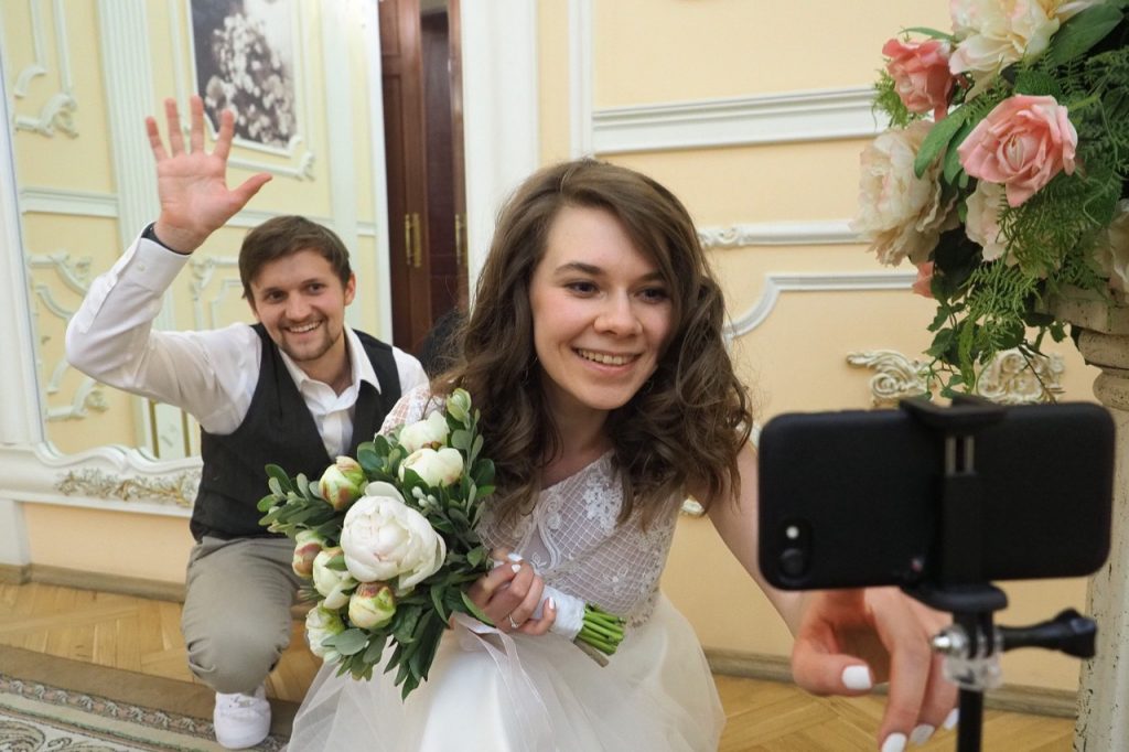 Пандемия не проблема: где заключили в 2020 году брак молодые москвичи