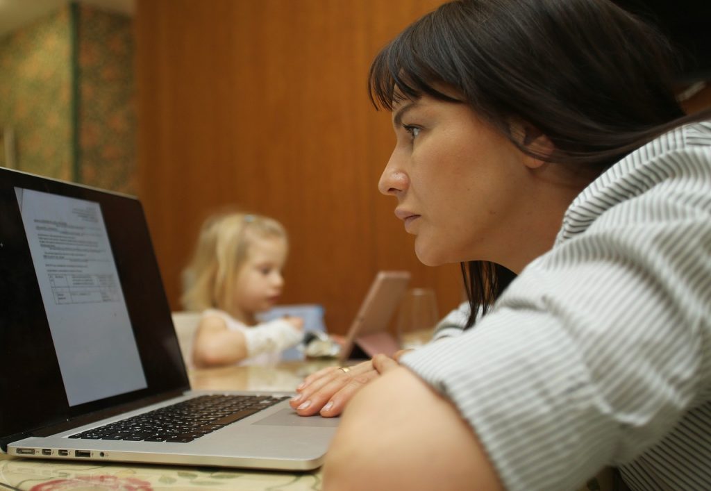 Препятствия в учебе и родительские установки обсудят на онлайн-платформе центра «Красносельский»