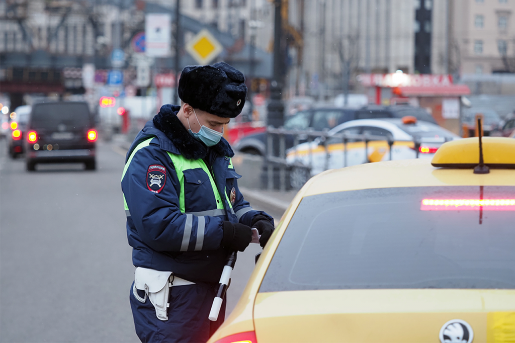 Полицейские столицы задержали подозреваемого в угоне иномарки. Фото: Антон Гердо, «Вечерняя Москва»