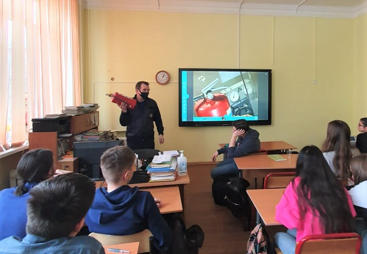 Мероприятие по пожарной безопасности для столичных школьников