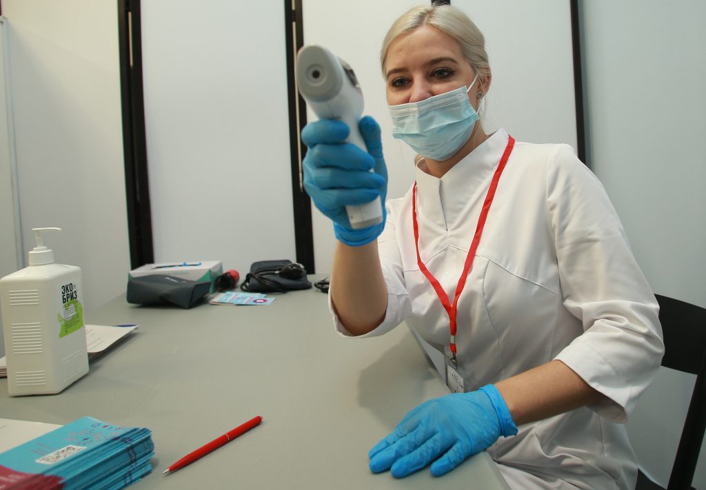 Специалисты выявили 11 823 новых случая коронавируса
