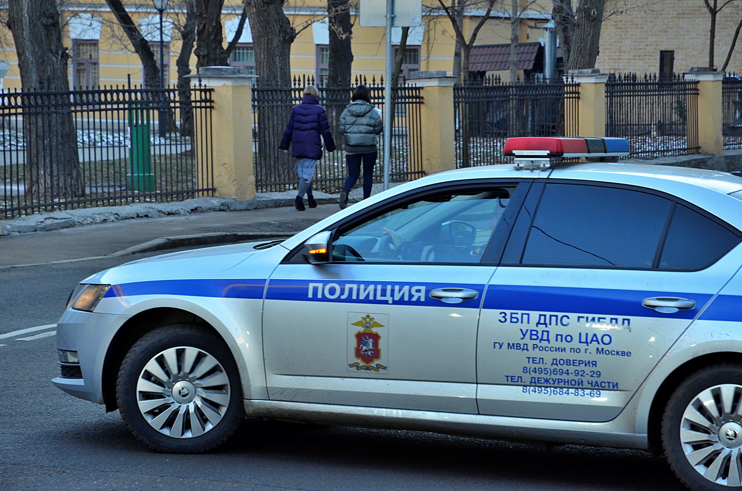 Оперативники района Якиманка задержали подозреваемого в мошенничестве. Фото: Анна Быкова