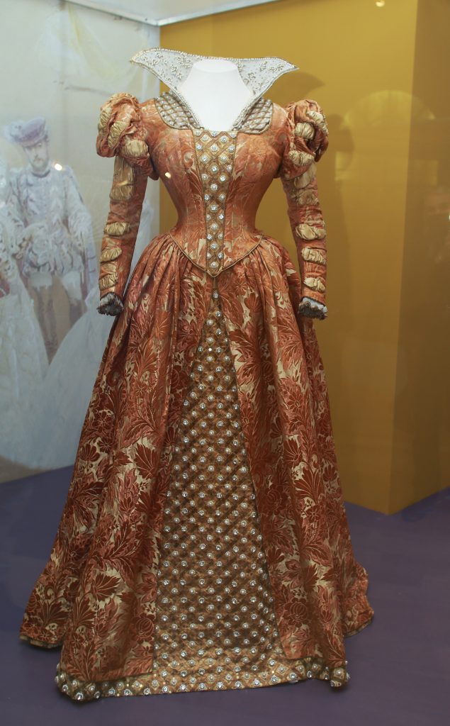 Коллекция придворных нарядов на выставке в Историческом музее. Фото: Наталия Нечаева, «Вечерняя Москва» 