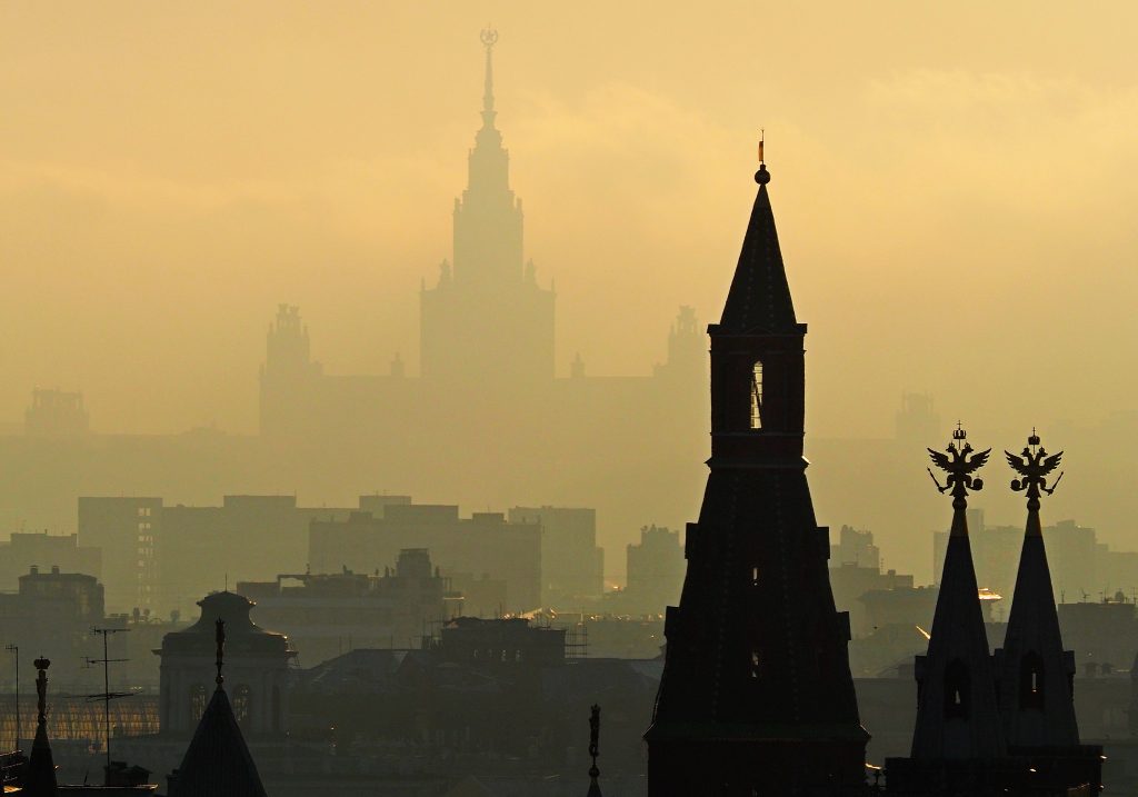 Москвичей напугали густым туманом во вторник