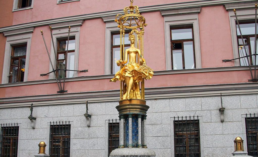 Установленный на Арбате фонтан «Принцесса Турандот» будет отремонтирован