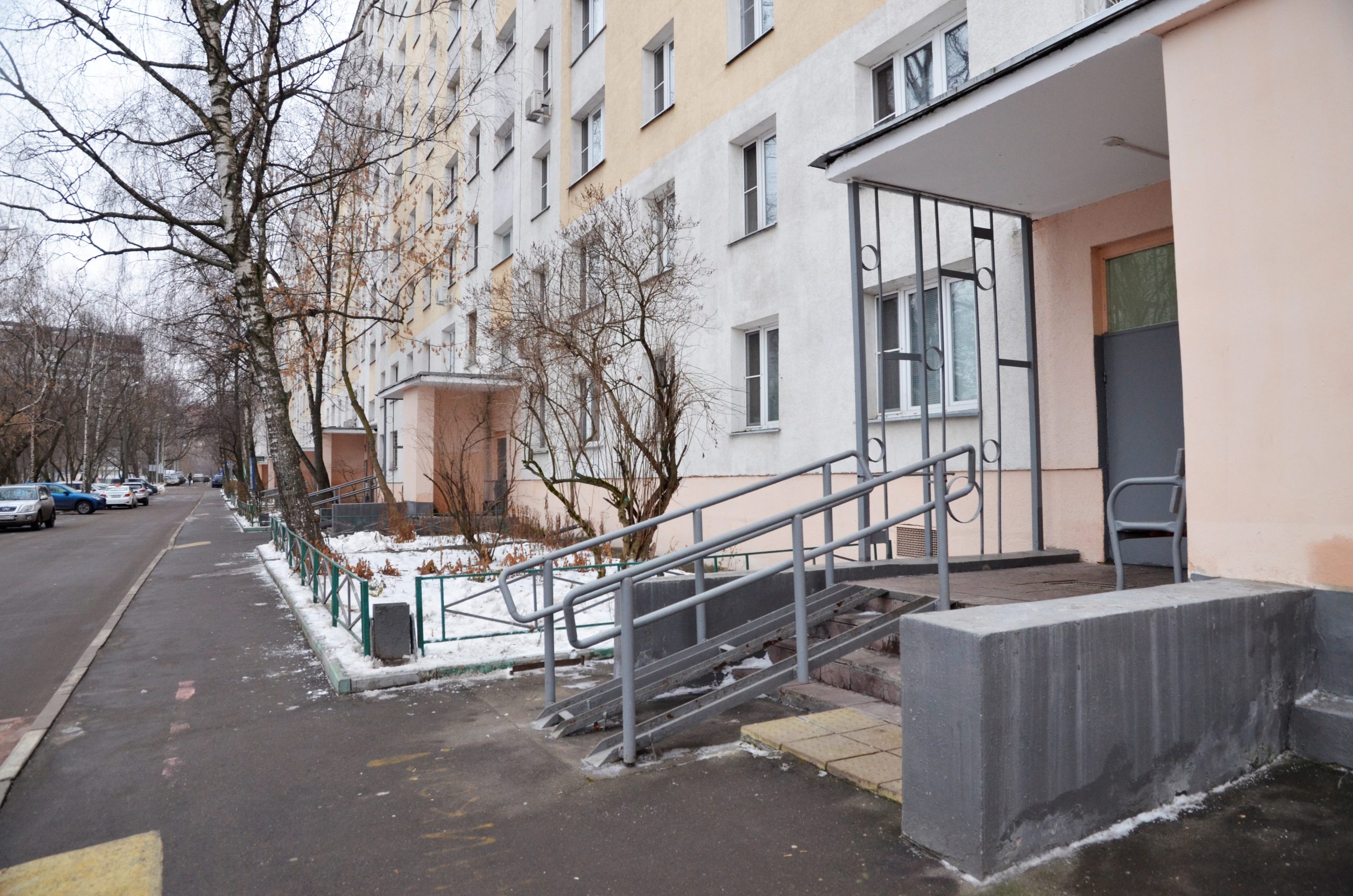 Комплексный ремонт выполнят в подъездах жилых домов в Пресненском районе. Фото: Анна Быкова