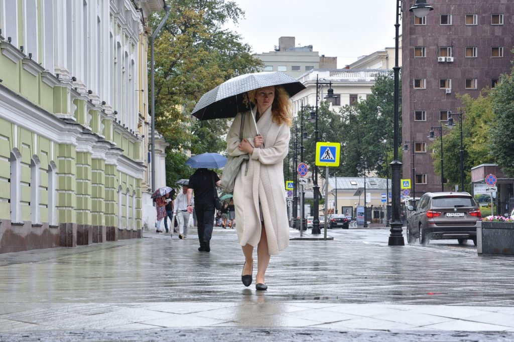Грозовые дожди сохранятся в Москве