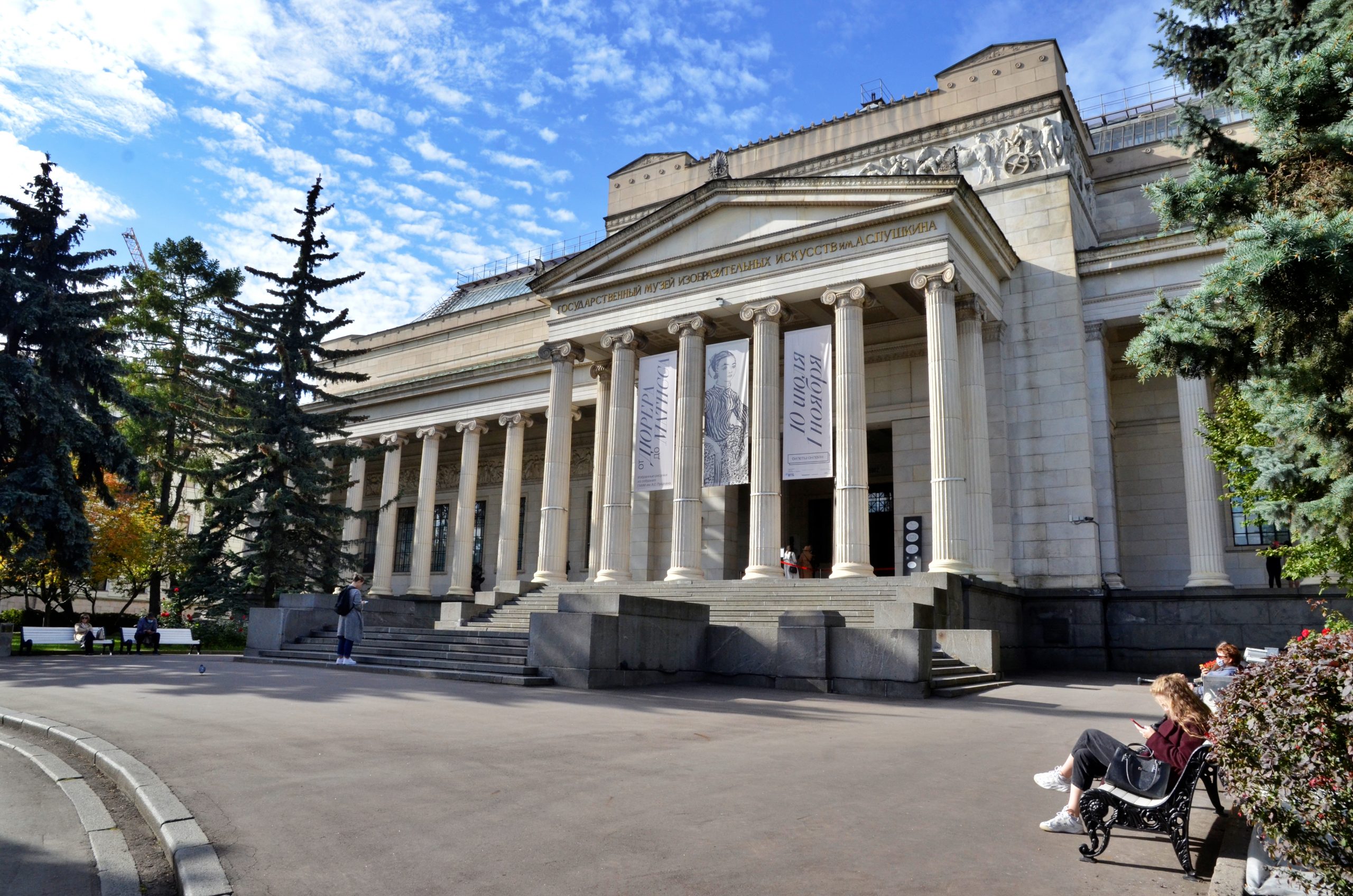 Почти шесть тысяч москвичей ежеденвно посещают Государственный музей Пушкина. Фото: Анна Быкова, «Вечерняя Москва»