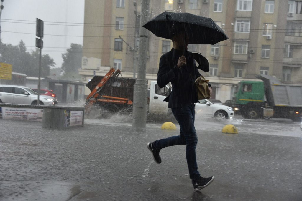 Апрель текущего года стал одним из самых дождливых за 70 лет в Москве. Фото: Пелагия Замятина, «Вечерняя Москва»