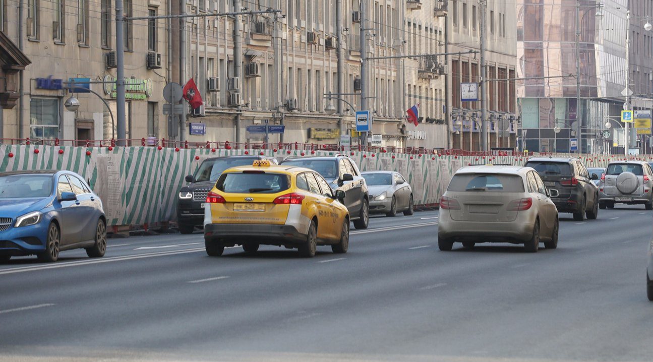 Временные ограничения проезда связаны с проведением строительных работ и из-за реконструкции инженерных сетей. Фото: сайт мэра Москвы