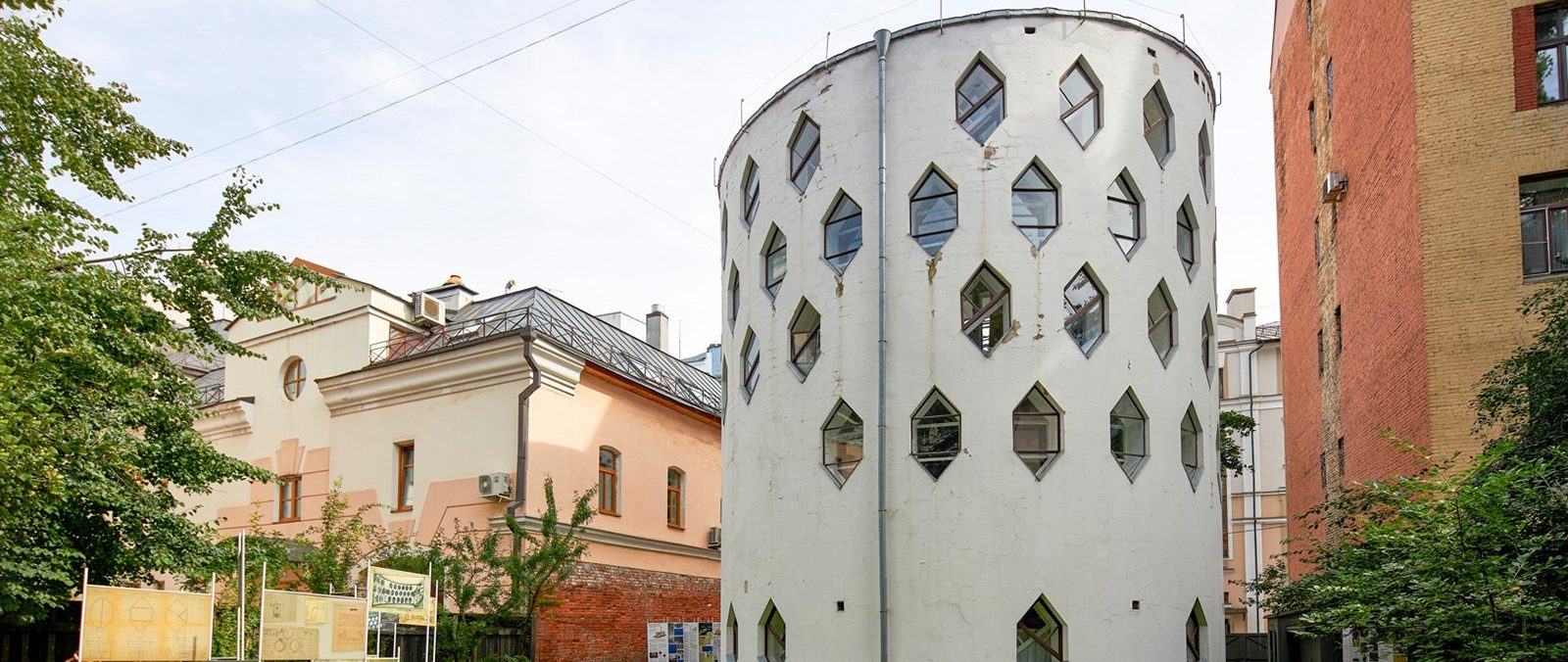 Фасад здания Дома Мельникова не изменят во время реставрации. Фото: сайт мэра Москвы