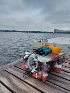  Этого робота ребята испытали в Строгинском затоне в середине июня. Фото: Анна Спицына/учебно-научный молодежный центр Гидронавтика