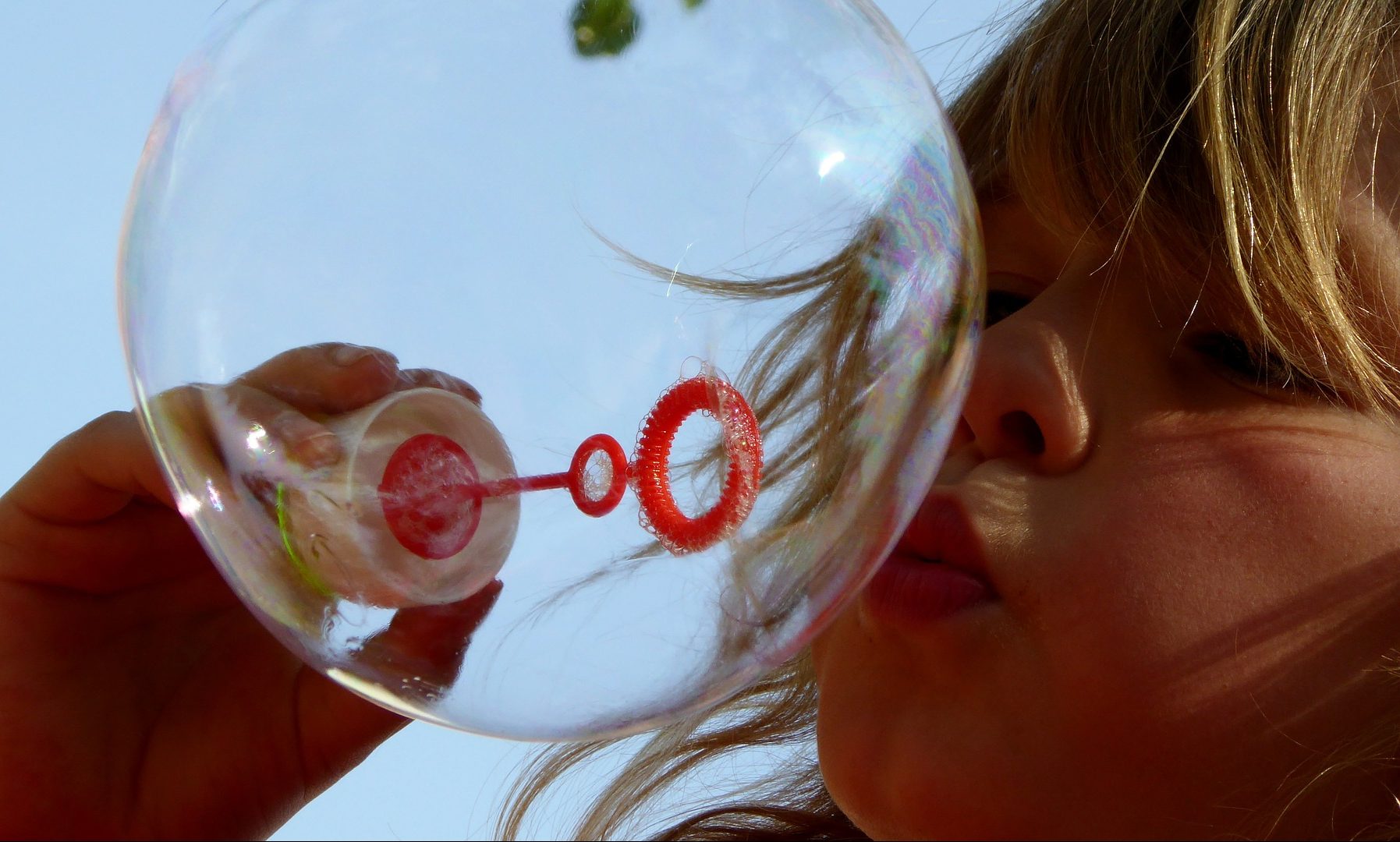 Мыльные пузыри и световое шоу: как прошел День защиты детей в центре «Новослободский». Фото: pixabay.com