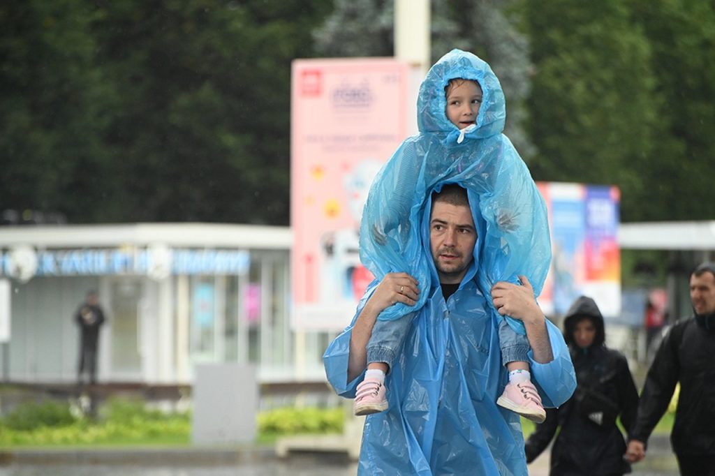 Москвичам пообещали переменную облачность и дожди в субботу