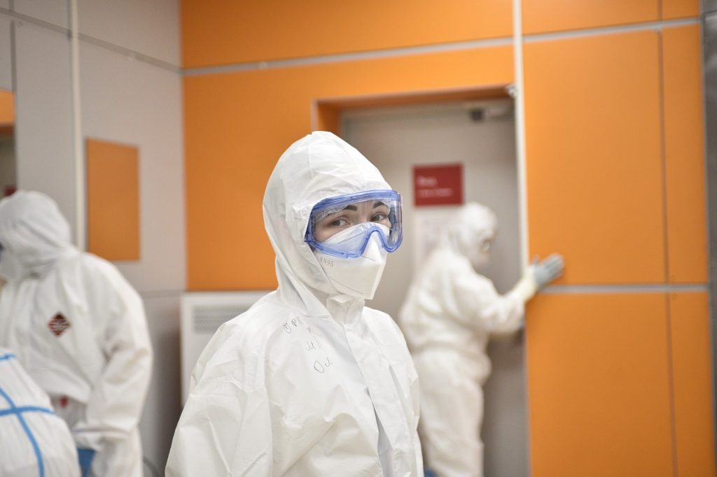 Почти 6,9 тысячи случаев коронавируса зафиксировали в Москве
