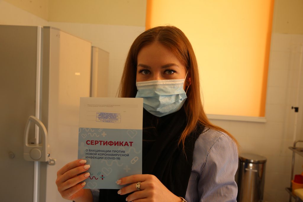 За последние 24 часа в России зарегистрировали 23 270 случаев заражения коронавирусом