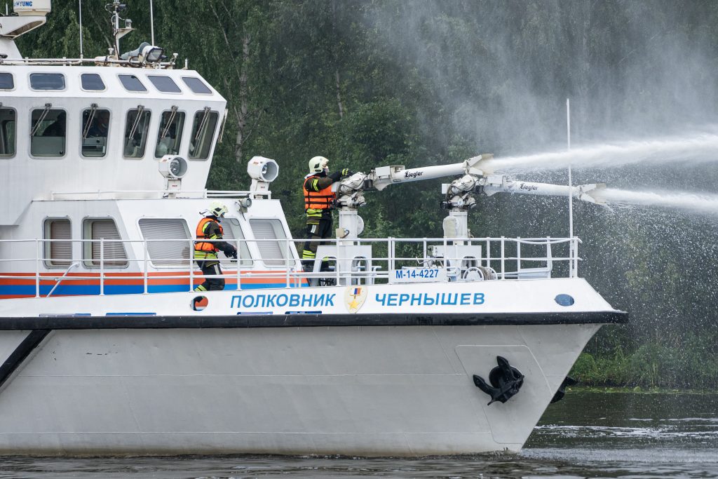 9 августа 2021 года. Тренировка по тушению 2 пожара с корабля «Полковник Чернышев». Фото: Анна Темнышова