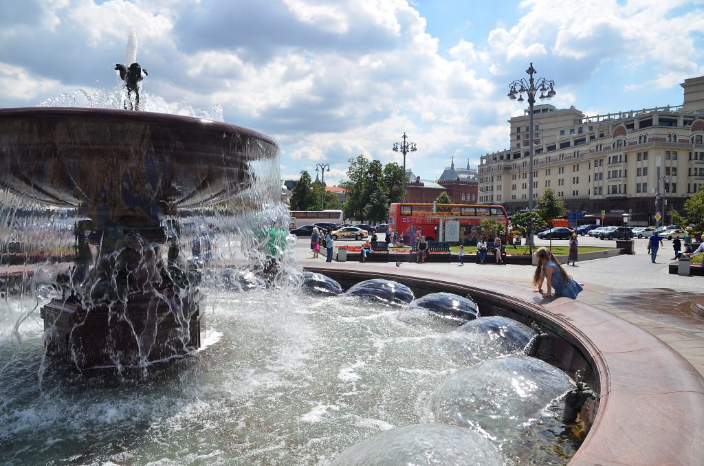Работу московских фонтанов специалисты завершат в октябре