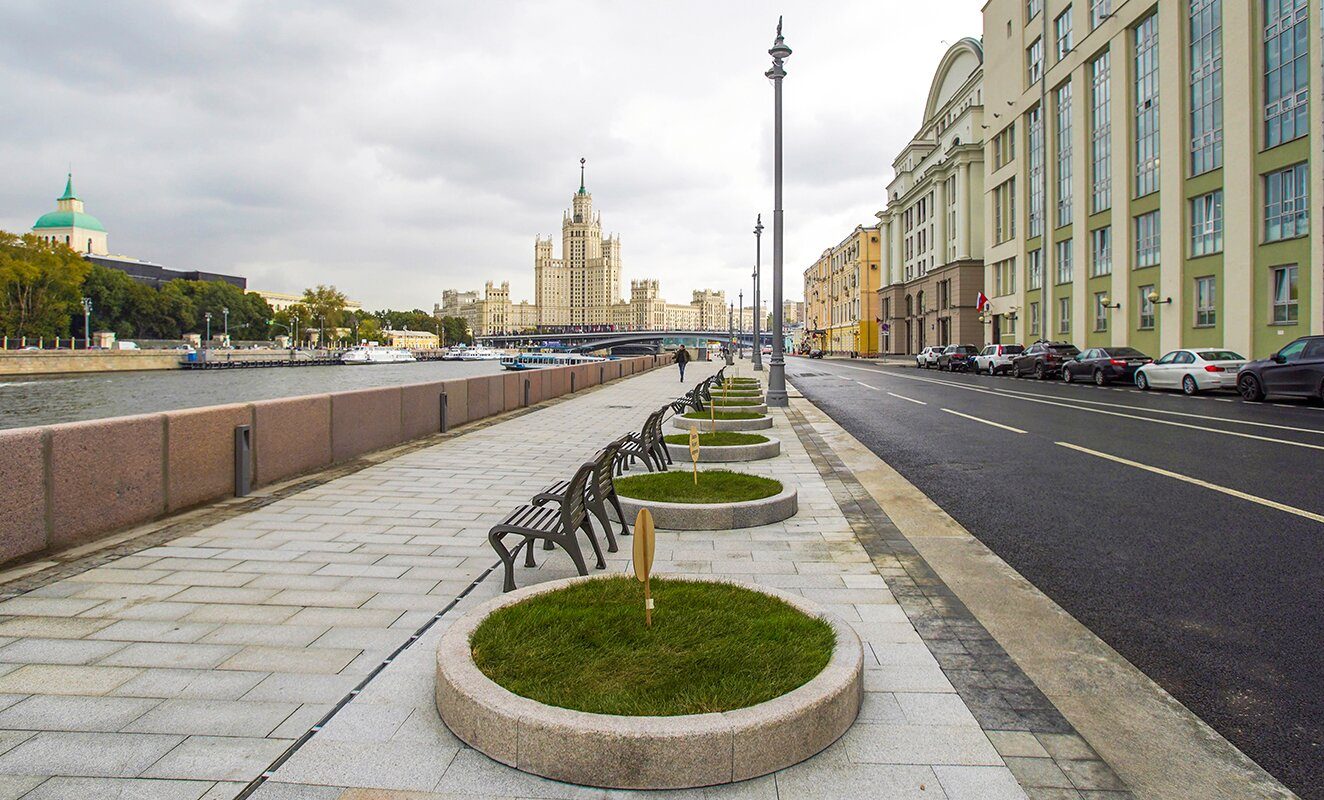 Многие пространства в центре столицы благоустроили для осенних прогулок. Фото: сайт мэра Москвы