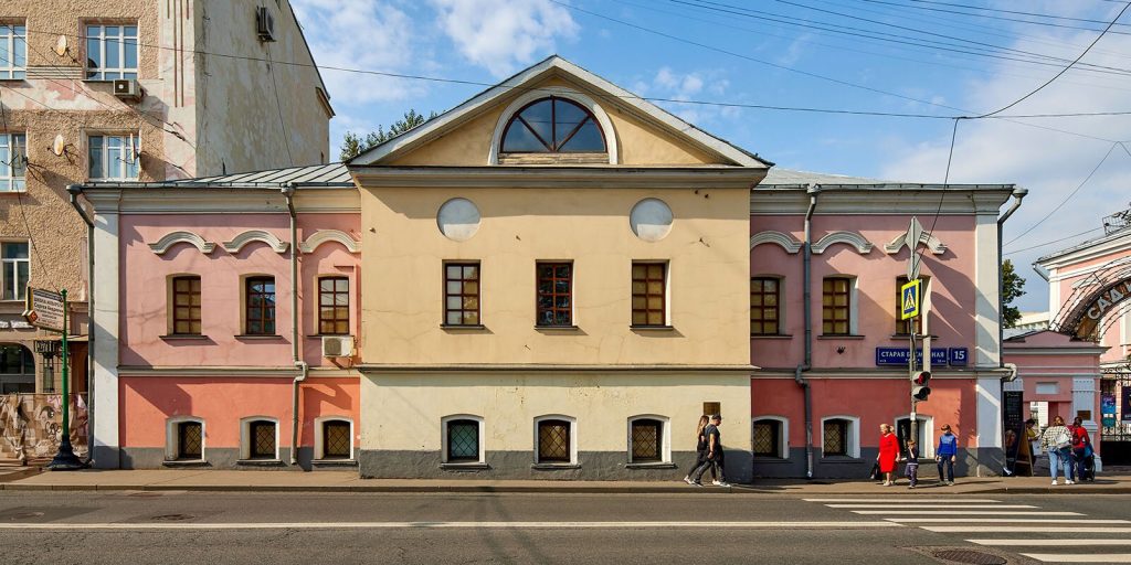 Фасады дома XVIII века на Старой Басманной улице отреставрируют