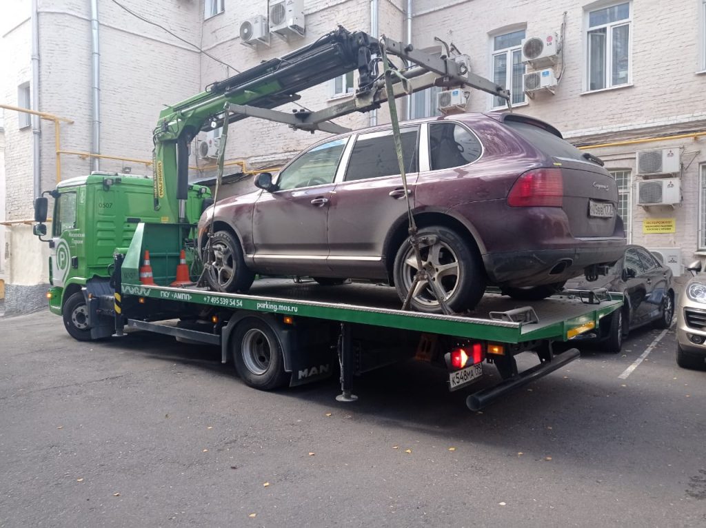 Автомобиль жителя Центрального округа арестован за долги по ЖКУ
