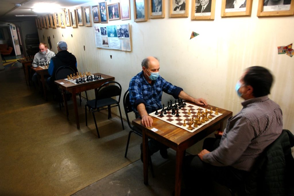 Шах и мат: турнир по шахматам провели в клубе «Октябрьский»