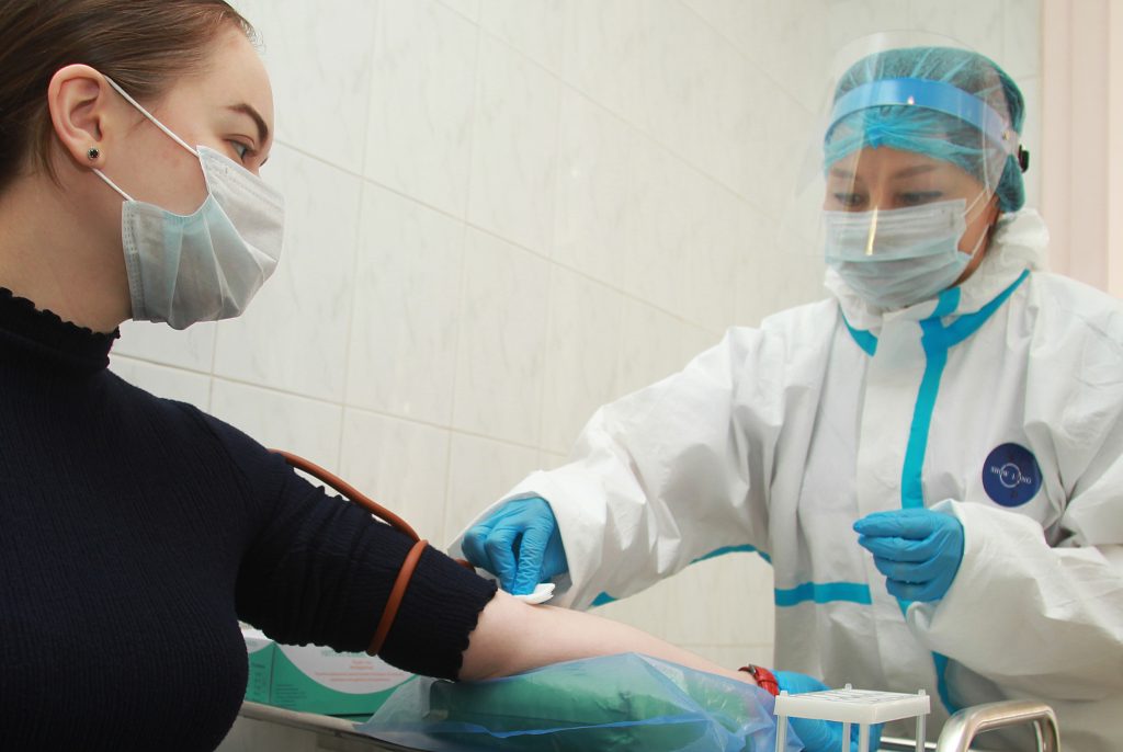 Свыше 3 000 случаев заболевания коронавирусной инфекцией зафиксировали за сутки в Москве