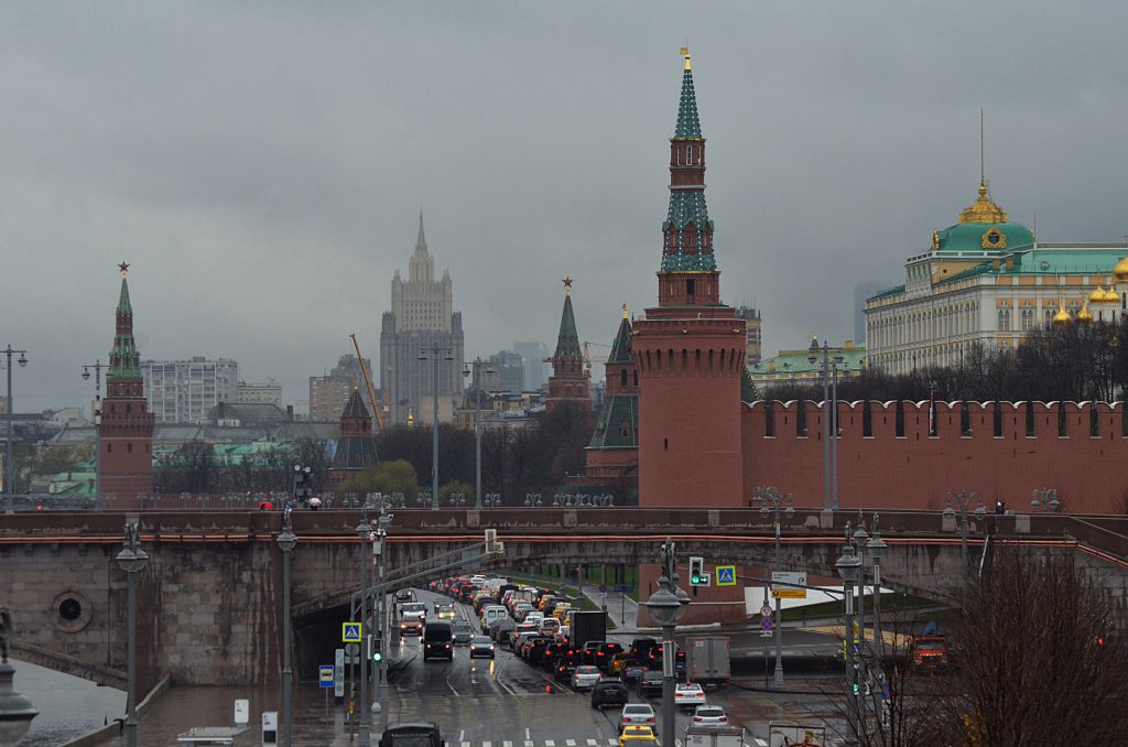 Дожди и сильный ветер: москвичам рассказали о погоде в пятницу