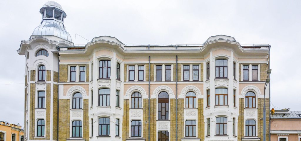 Ремонт исторического здания на улице Спиридоновка почти завершили