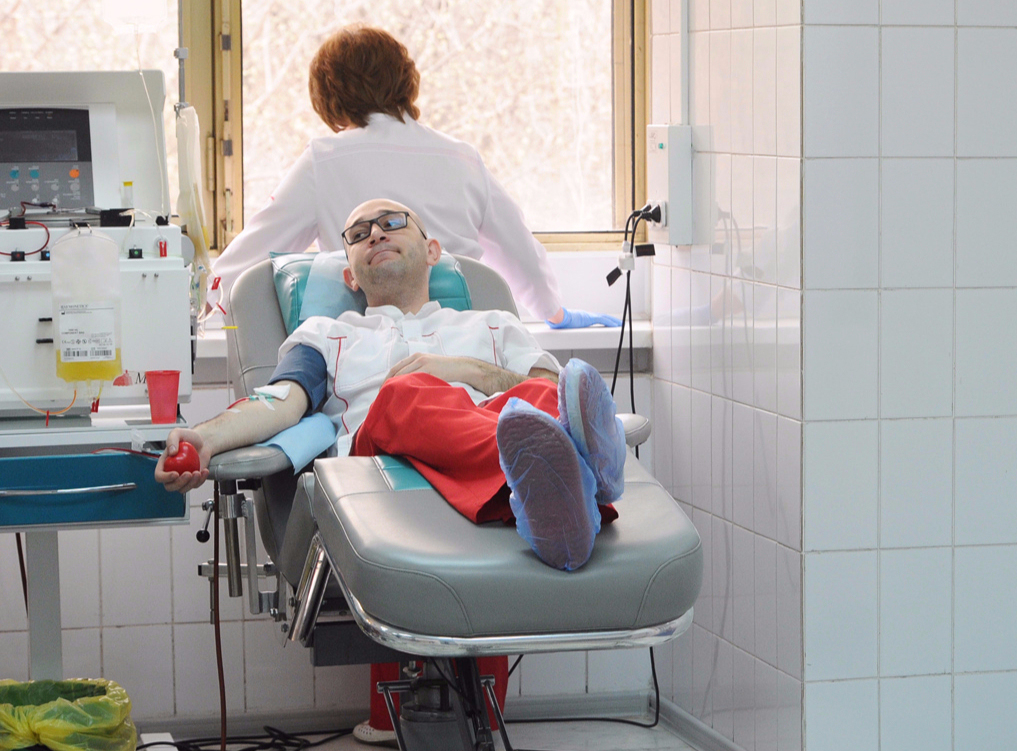 Вакцинированные доноры могут сдать плазму в течение полугода после прививки. Фото: сайт мэра Москвы
