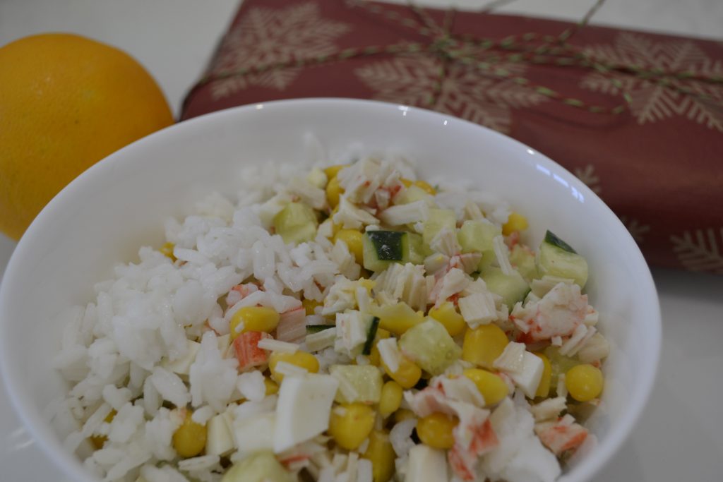 Добавить рис нельзя убрать: готовим «Крабовый салат»